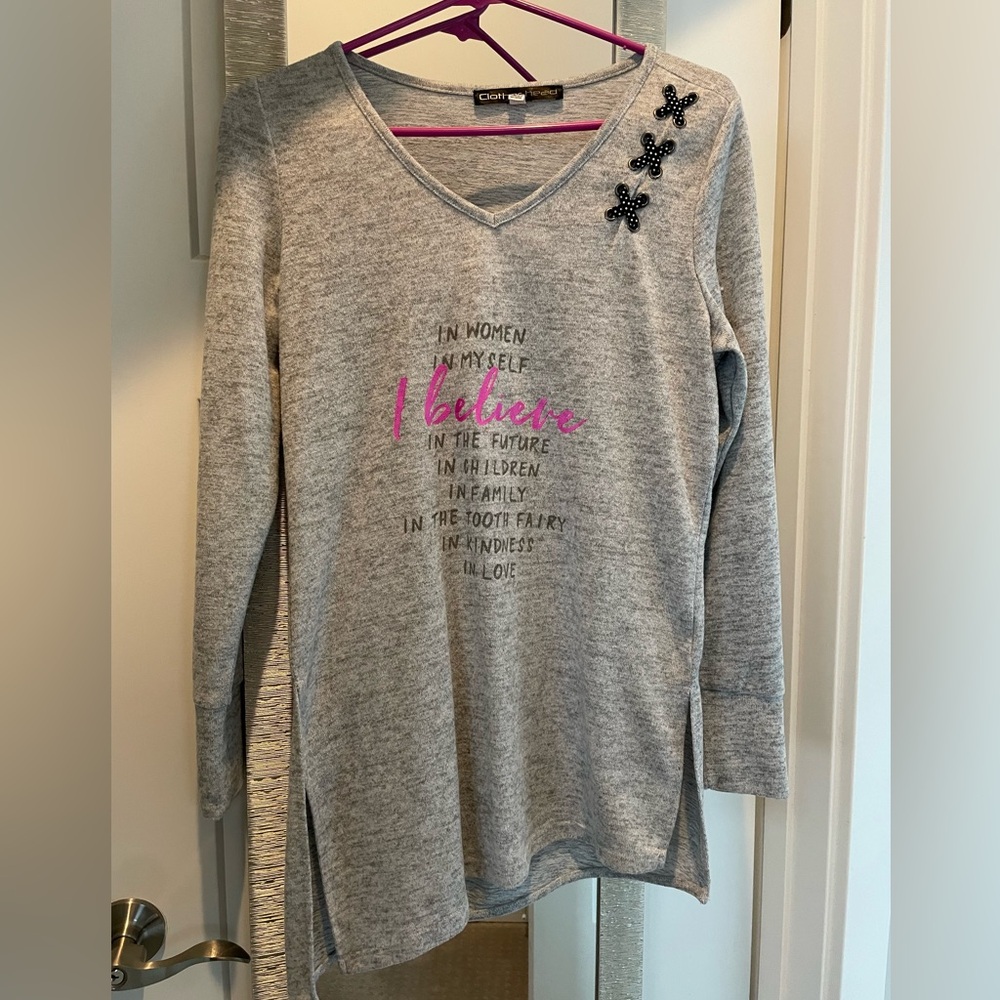 Lounge sweater tunic “I believe” feminist statements with cross ribbon detail, S